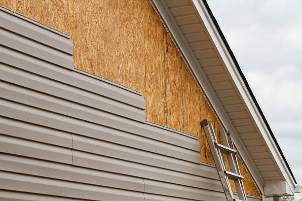 Professional Siding Contractor technician working in Gracewood, GA